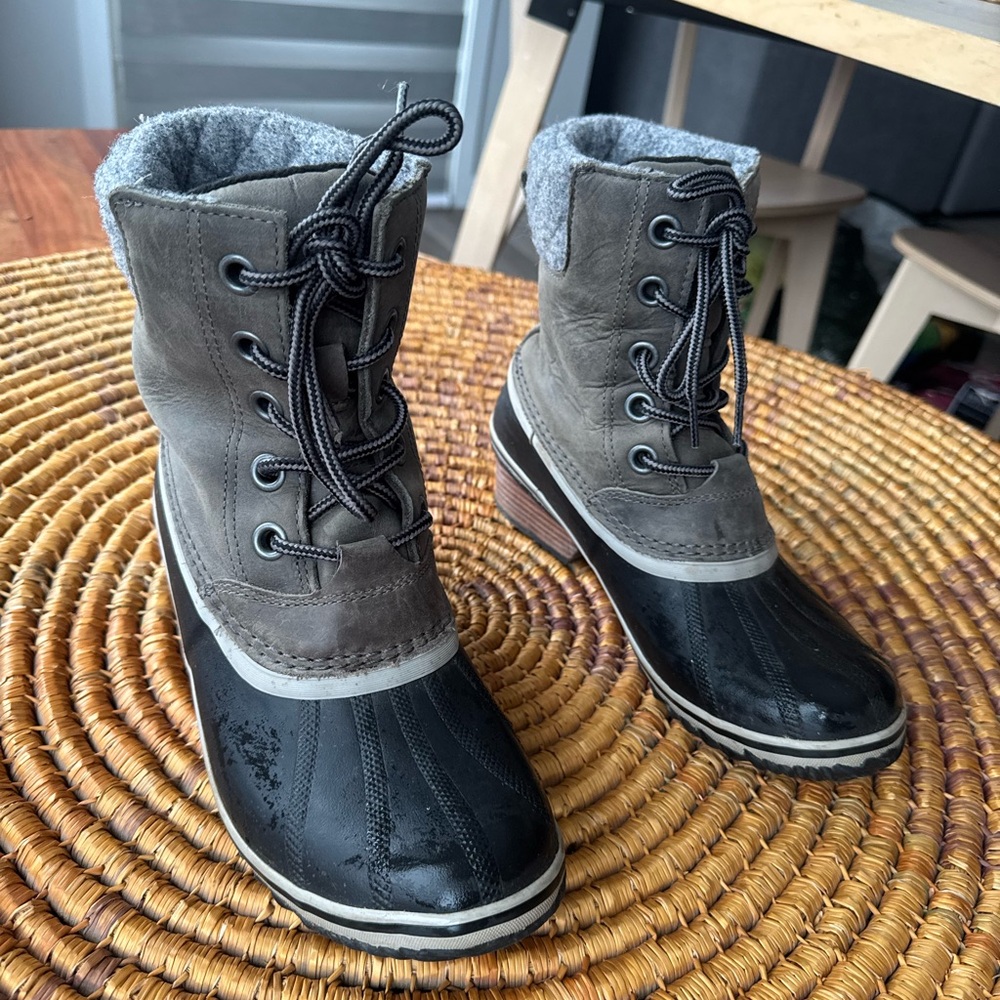 Sorel Gray and Black Winter Boots